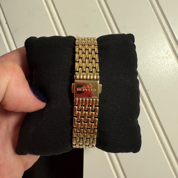 Coach Women's Elegant Gold Watch - Picture 3 of 6